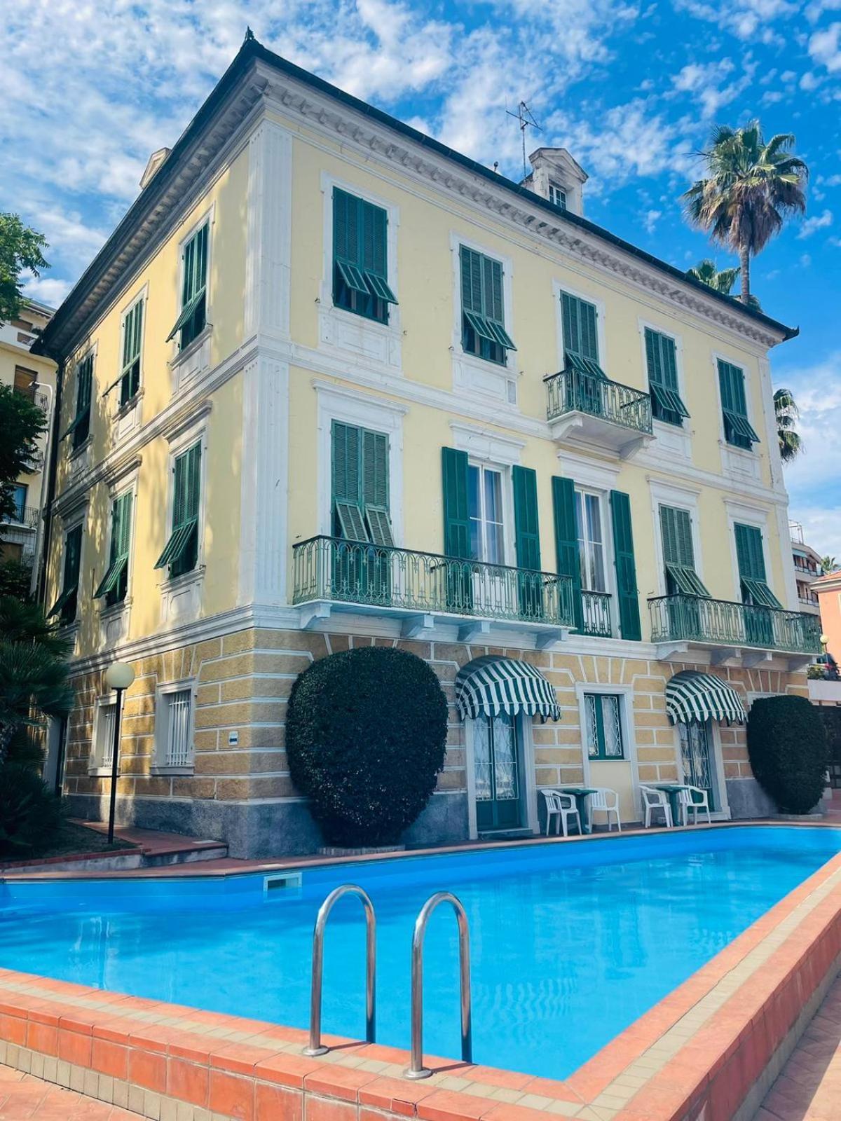 Hotel Miramare Imperia Zewnętrze zdjęcie