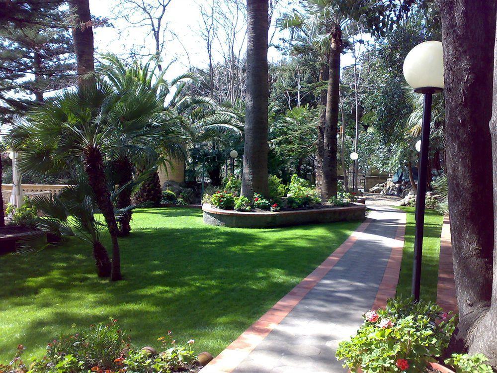 Hotel Miramare Imperia Zewnętrze zdjęcie