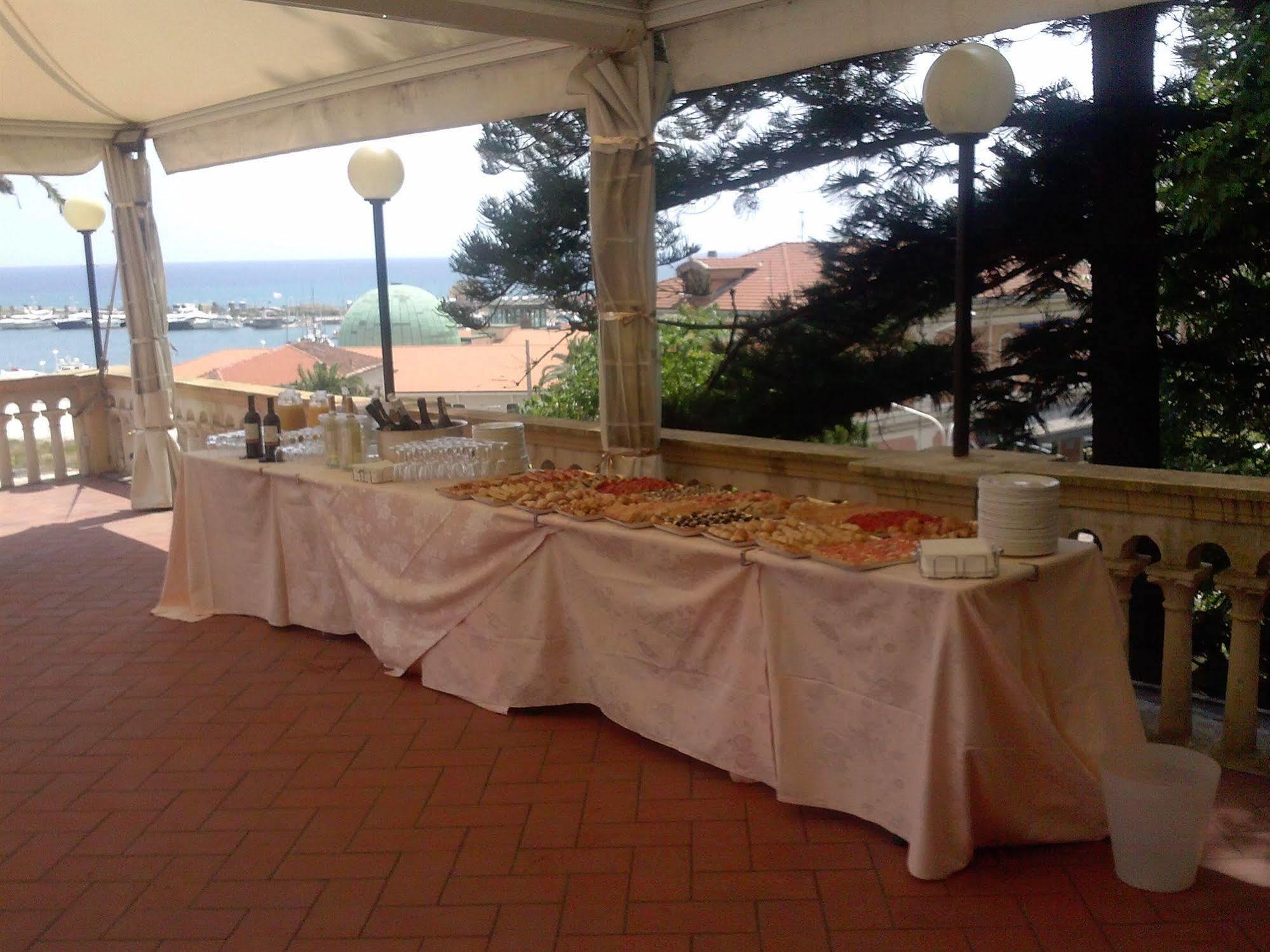 Hotel Miramare Imperia Zewnętrze zdjęcie
