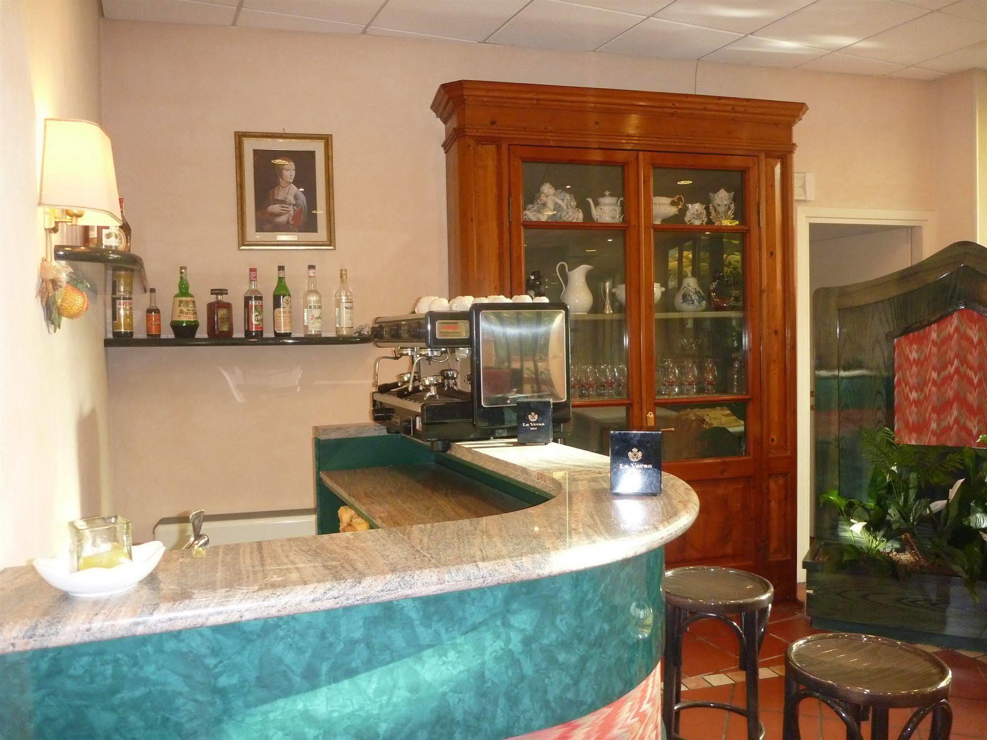 Hotel Miramare Imperia Zewnętrze zdjęcie