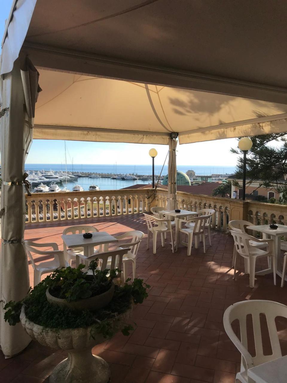 Hotel Miramare Imperia Zewnętrze zdjęcie